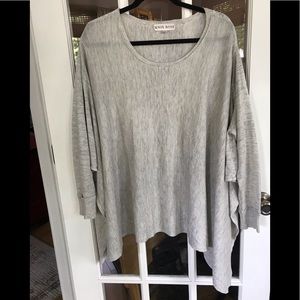 Bat wing asymmetrical hem light sweater